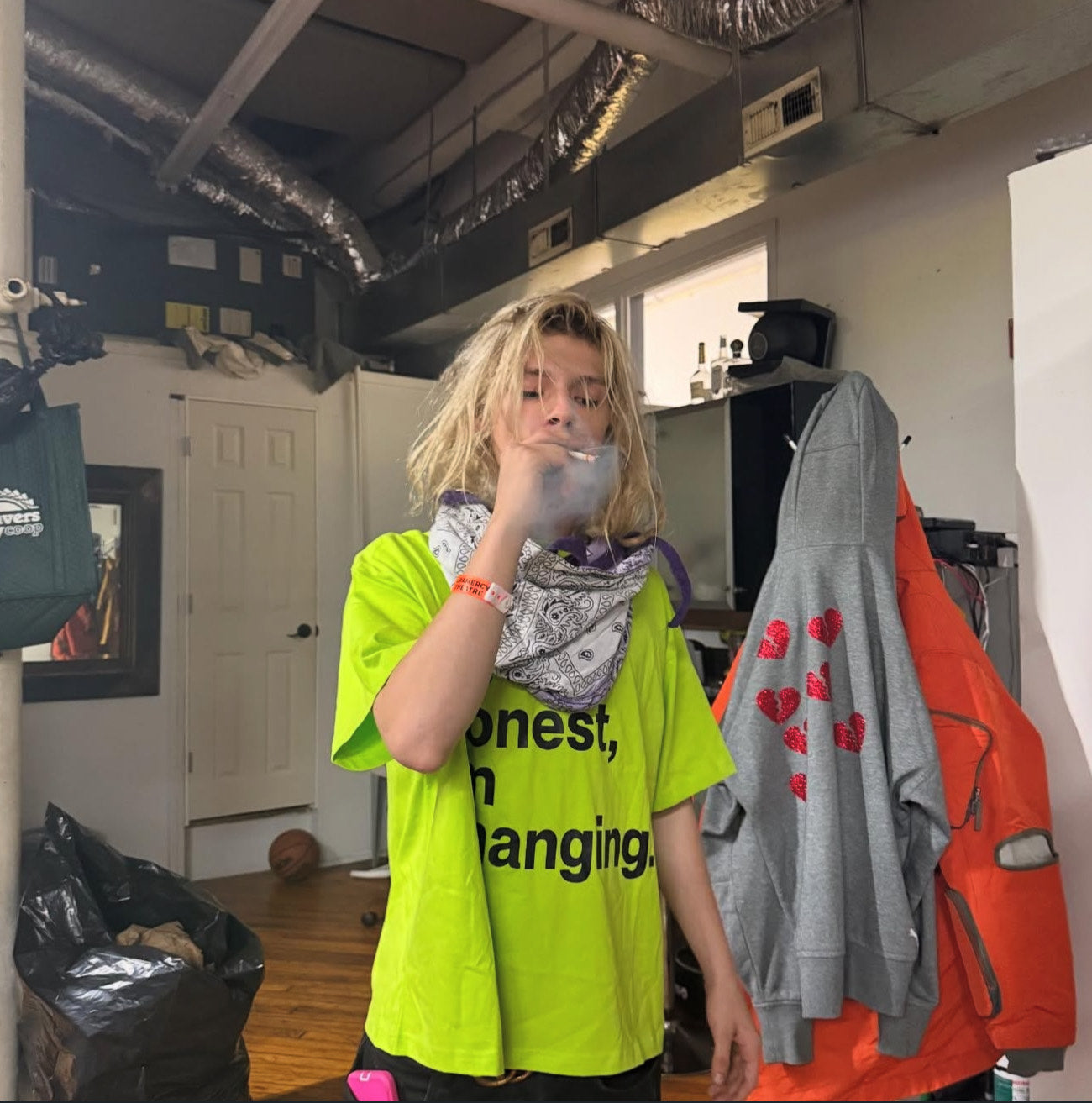 "BE HONEST" TEE SAFETY GREEN