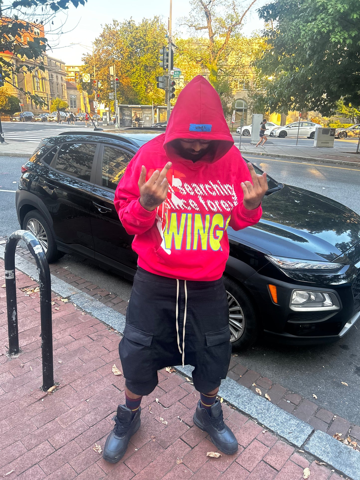 "STILL SEARCHING" HOODIE HOT PINK