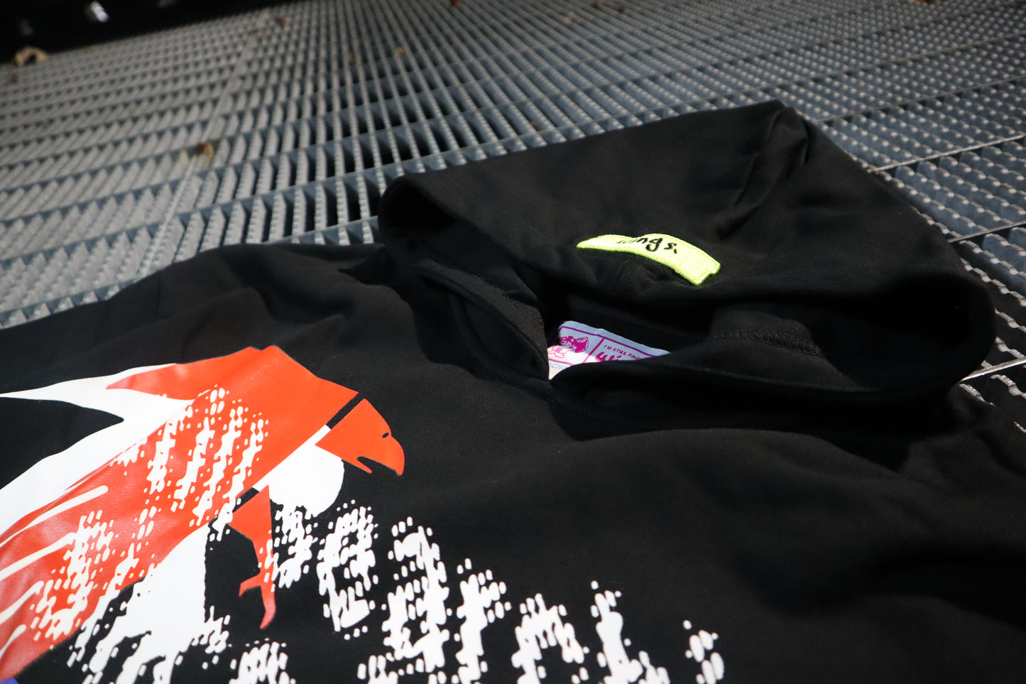 "STILL SEARCHING" HOODIE BLACK